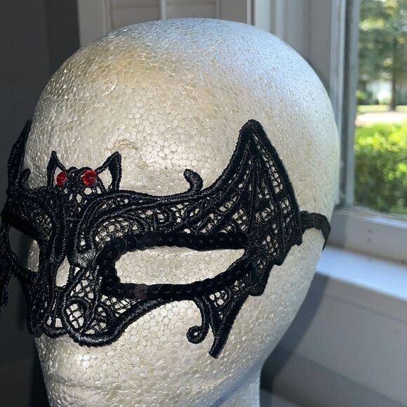 Bat shaped Black lace Halloween mask with black sequins around eyes - Picture 3 of 4